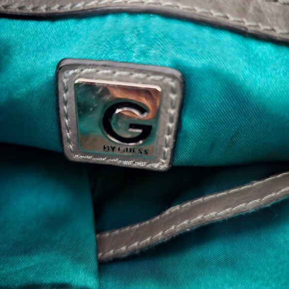 🔥107 Guess Leather Gray Crossbody Bag - Picture 7 of 9